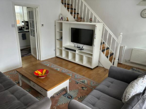 Spacious 2 bedroom House with Garden